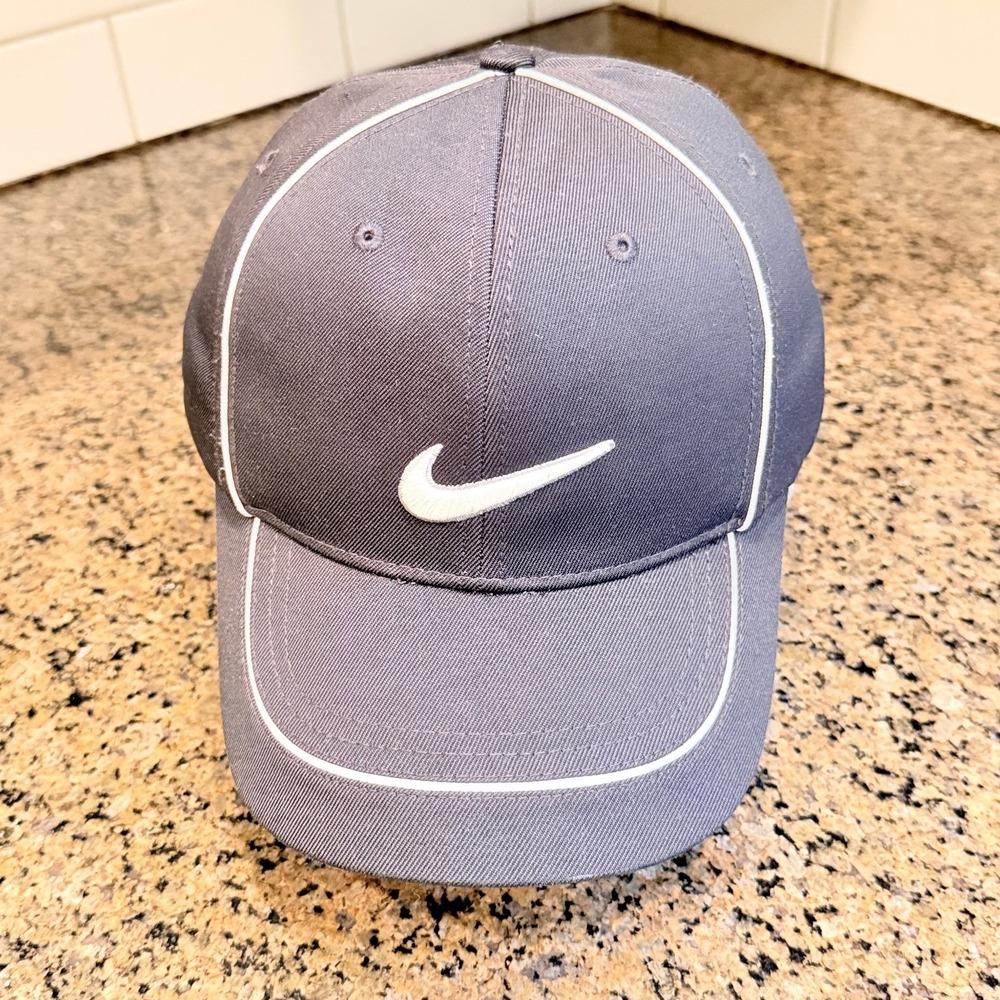 Nike Golf Hat Baseball Cap Men's M/L Grey White Piping Swoosh Fitted